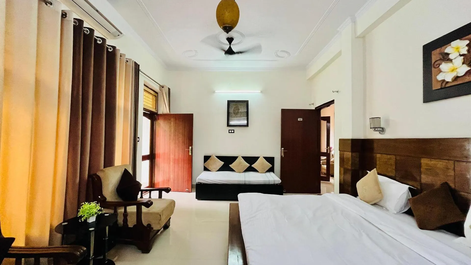 Alibaba'S Indiana Homestay Agra  Frühstückspension