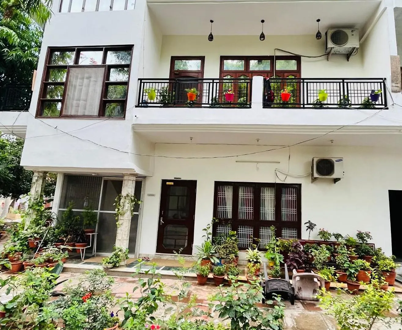 Alibaba'S Indiana Homestay Agra  Bed & Breakfast